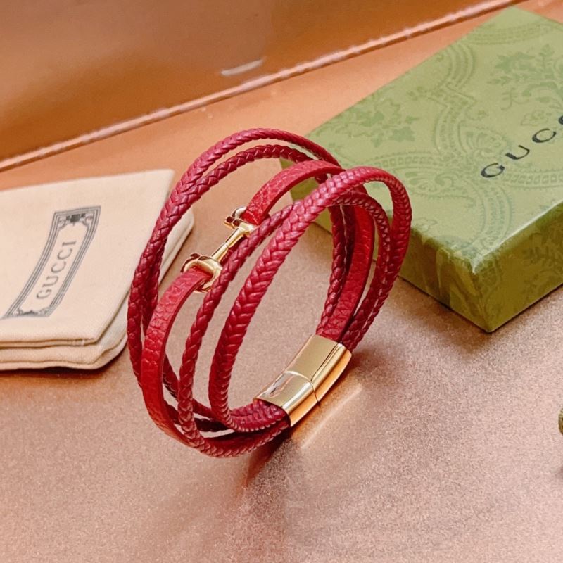 G*u*i bracelets